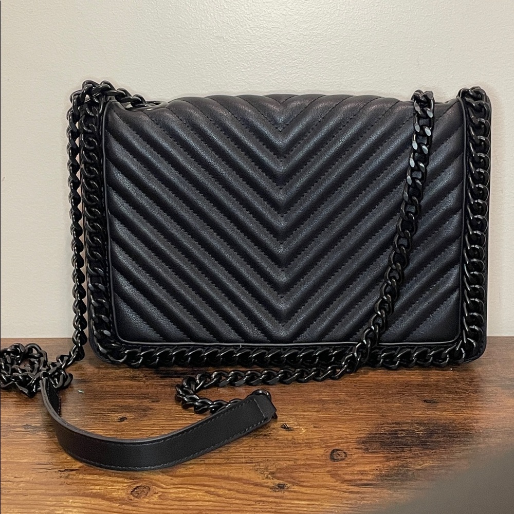 Aldo Elegant Black Quilted Crossbody Bag - Picture 1 of 14